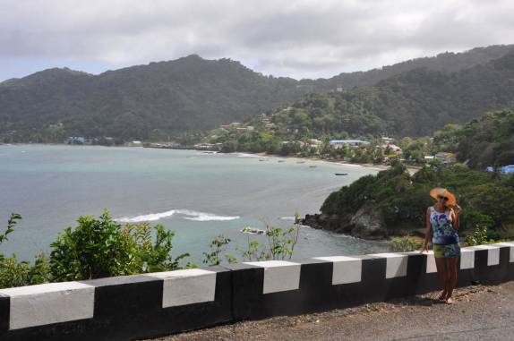 Caminhando para a praia do Blue Waters Inn, em Speyside - Tobago